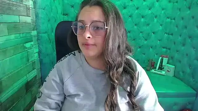 SaraThomso from StripChat is Freechat