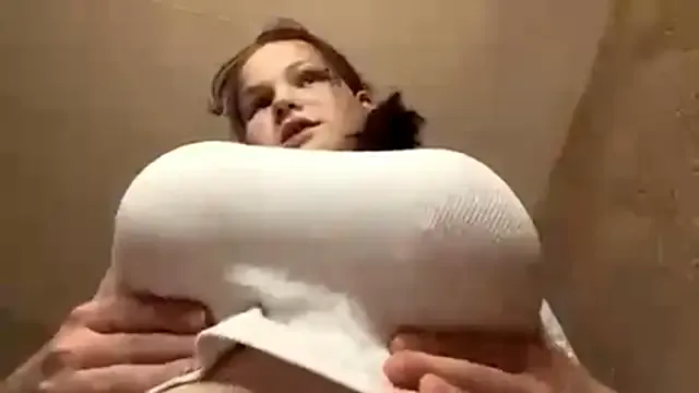 SaraXiao from StripChat is Freechat