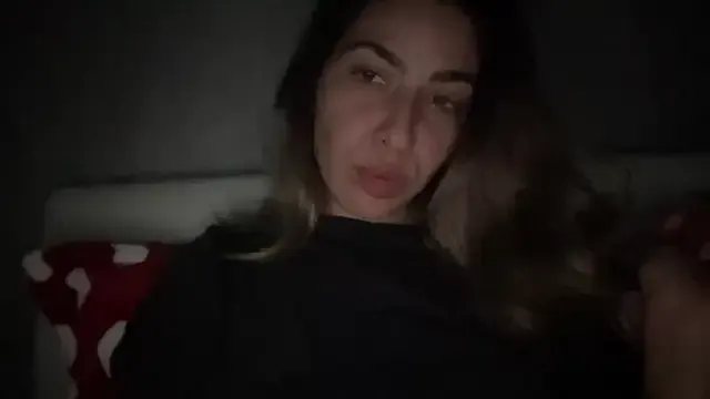 sarrah_rossy from StripChat is Freechat