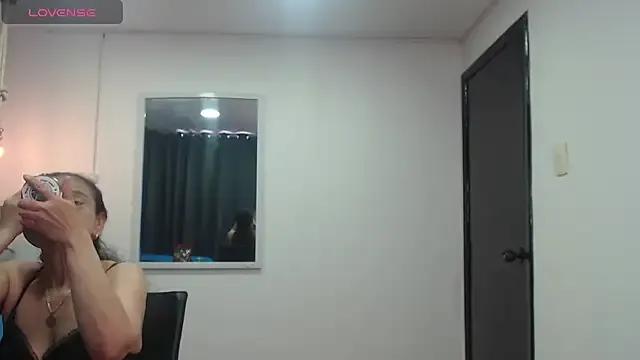 sasi_luna from StripChat is Freechat
