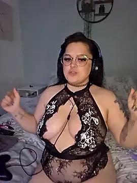 Saucy-Serenity from StripChat is Freechat
