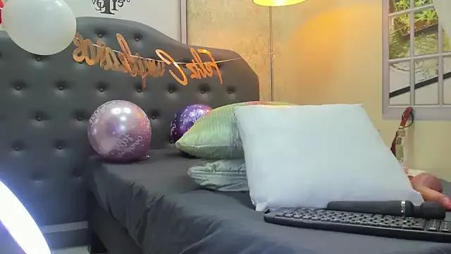scarlett_foxxy from StripChat is Freechat