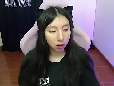 ScarlettShirahoshi from StripChat