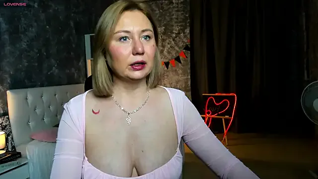 Girls: try live performances with matured performers, from dancing to quirks, in a variety of beautiful sex cams.