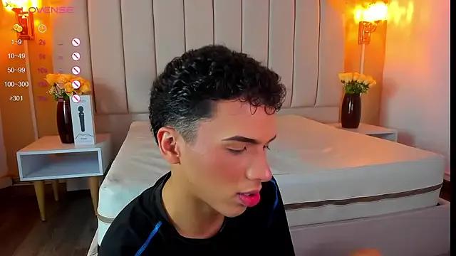 SEANTROYY from StripChat is Freechat