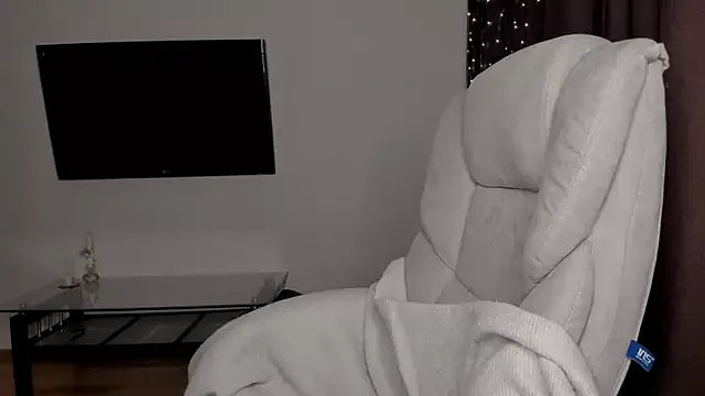 SeasonalSomeone from StripChat