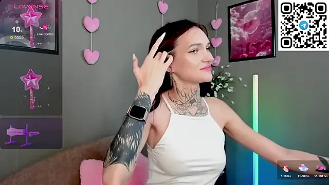 Selena_Lune from StripChat is Freechat