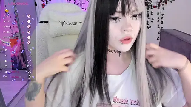 SelenaCute from StripChat is Freechat