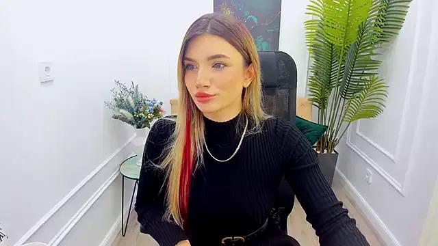 SelenaeMoore from StripChat is Freechat