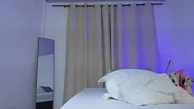 Selenafox_0 from StripChat is Freechat