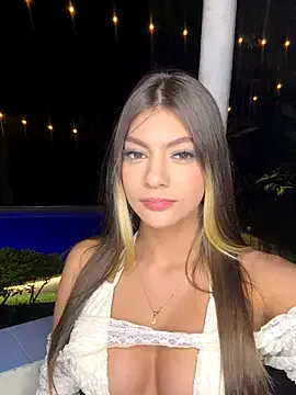 Selenne_schmitt from StripChat