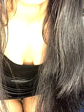 SelinaCatt_ from StripChat is Freechat