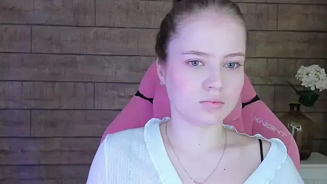 SelinSwarovski from StripChat is Freechat