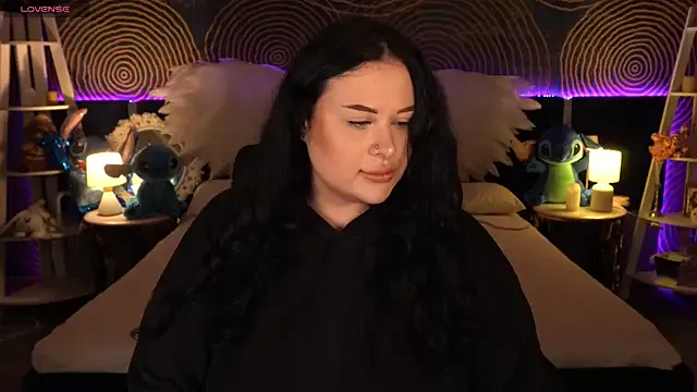 SerahMirabeli from StripChat is Freechat