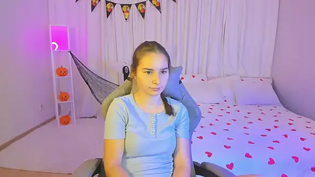 SeraphineClark from StripChat is Freechat