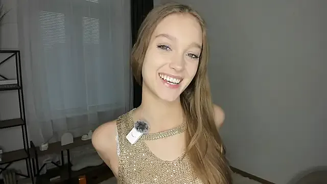 SerrenaAa from StripChat is Freechat