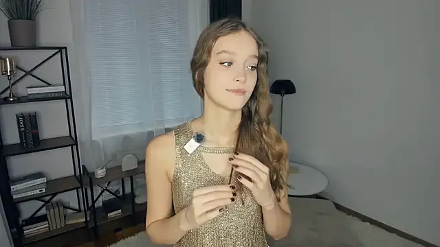 SerrenaAa from StripChat is Freechat