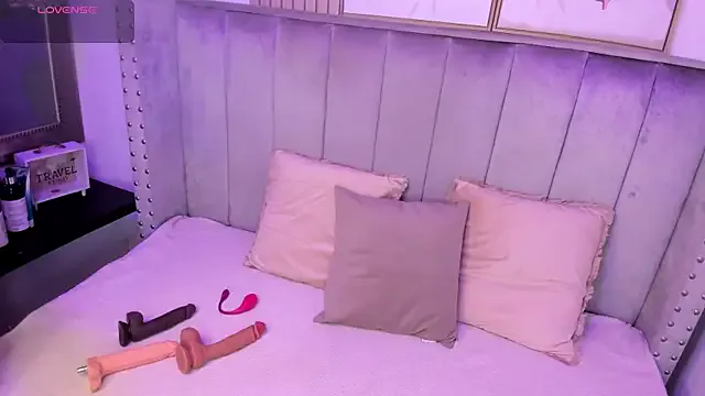 Girls: try live performances with matured performers, from dancing to quirks, in a variety of beautiful sex cams.