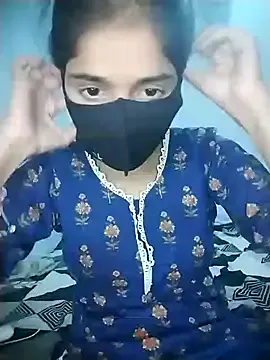 Sexey-Puja from StripChat