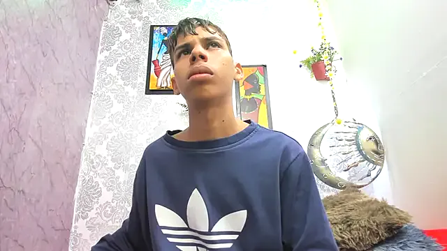 sexyboys_cutex18 from StripChat is Freechat