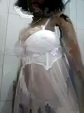 SEXYMOANSXX from StripChat is Freechat