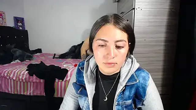 shara_foxx from StripChat is Freechat
