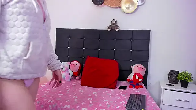 Girls: try live performances with matured performers, from dancing to quirks, in a variety of beautiful sex cams.