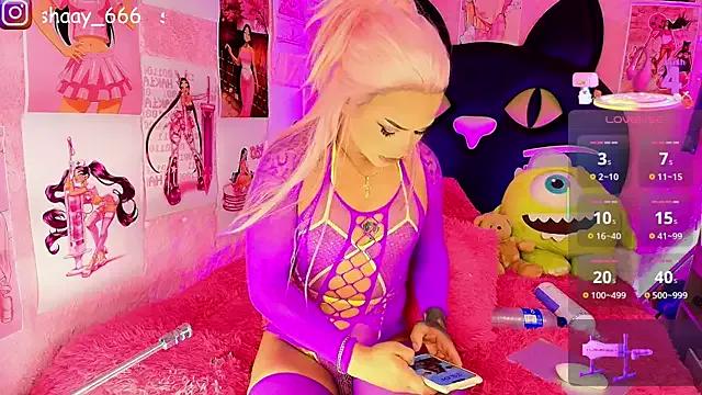 Shayybaby from StripChat is Freechat
