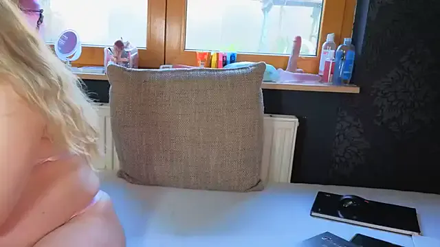 SherryOutdoor1 from StripChat is Freechat