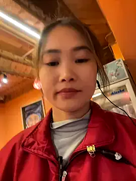 show-hana from StripChat is Freechat