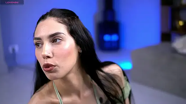 SiennaLuna from StripChat is Freechat