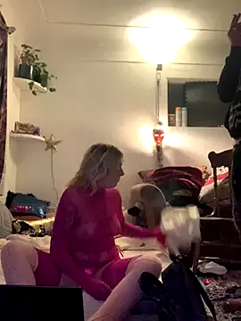 SilverandFox from StripChat is Freechat