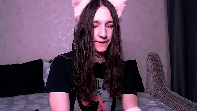 SilverMuse_ from StripChat is Freechat