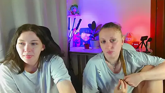 Girls: try live performances with matured performers, from dancing to quirks, in a variety of beautiful sex cams.