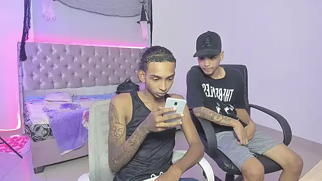 Girls: try live performances with matured performers, from dancing to quirks, in a variety of beautiful sex cams.