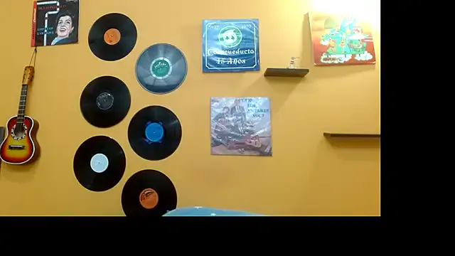 Skinnyverus18 from StripChat