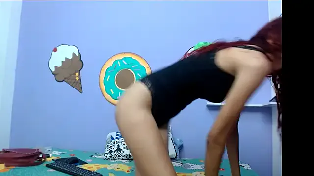 Skinnyverus18 from StripChat