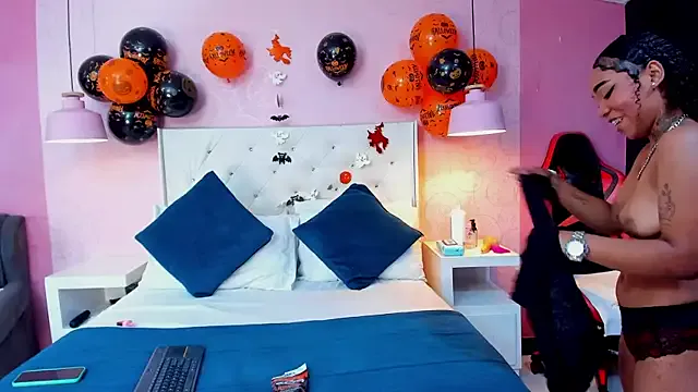 SkylerBloomm from StripChat