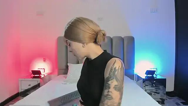 SkyThompson from StripChat is Freechat