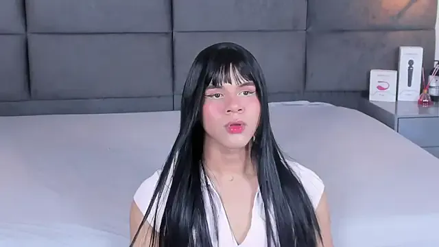 Slenna_Moon from StripChat is Freechat