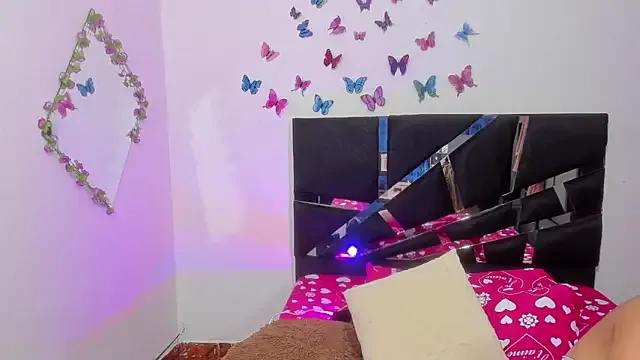 Girls: try live performances with matured performers, from dancing to quirks, in a variety of beautiful sex cams.