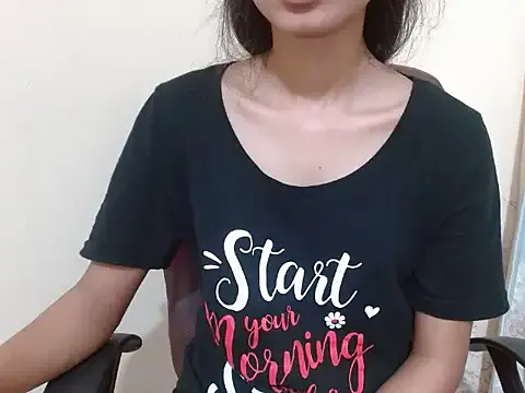 Smallcuute from StripChat