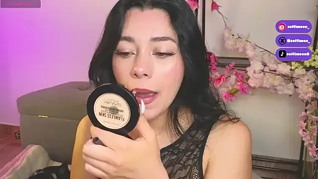 Girls: try live performances with matured performers, from dancing to quirks, in a variety of beautiful sex cams.