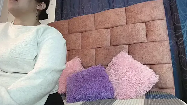 Sofi-Brown from StripChat is Freechat