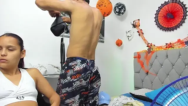 Girls: try live performances with matured performers, from dancing to quirks, in a variety of beautiful sex cams.