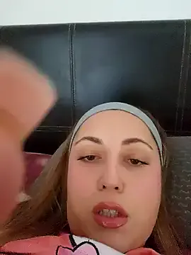 sofiabichota from StripChat is Freechat