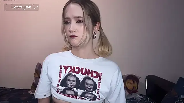 SoftcoreAlly from StripChat is Freechat