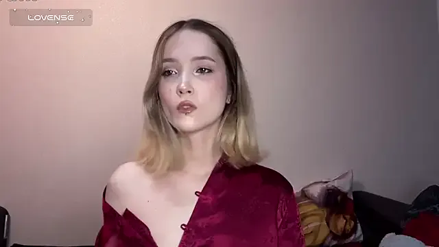 SoftcoreAlly from StripChat is Freechat