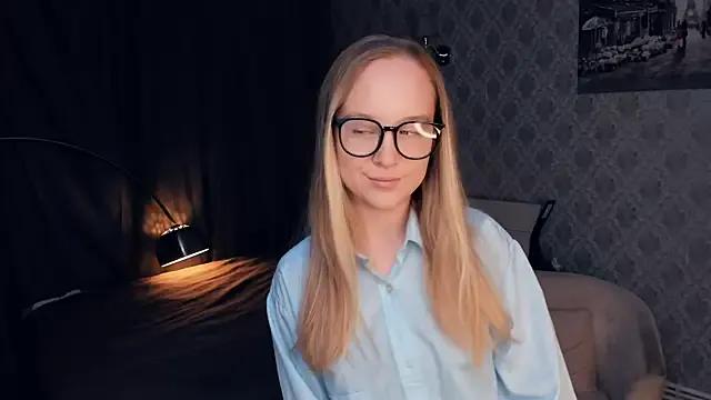 SoonMoor from StripChat is Freechat