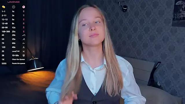 SoonMoor from StripChat